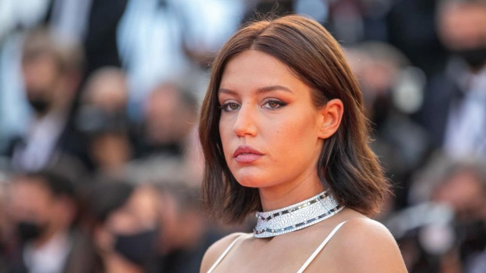 "Quand j'avais 14 ans…" : Adèle Exarchopoulos sans filtre sur sa vie intime