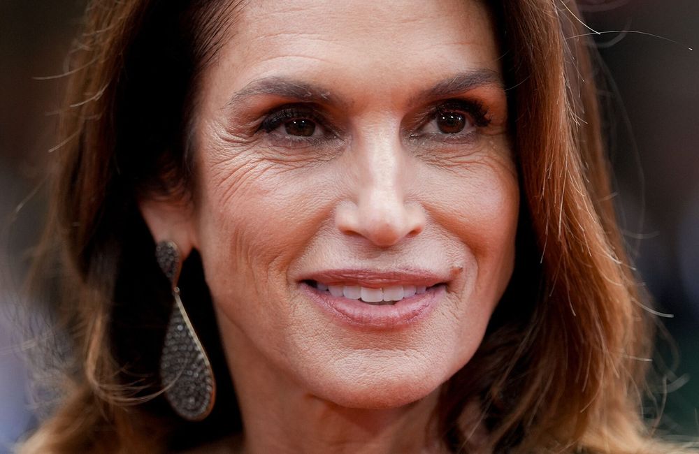 En vacances, Cindy Crawford ose le « no make-up » et enflamme la Toile