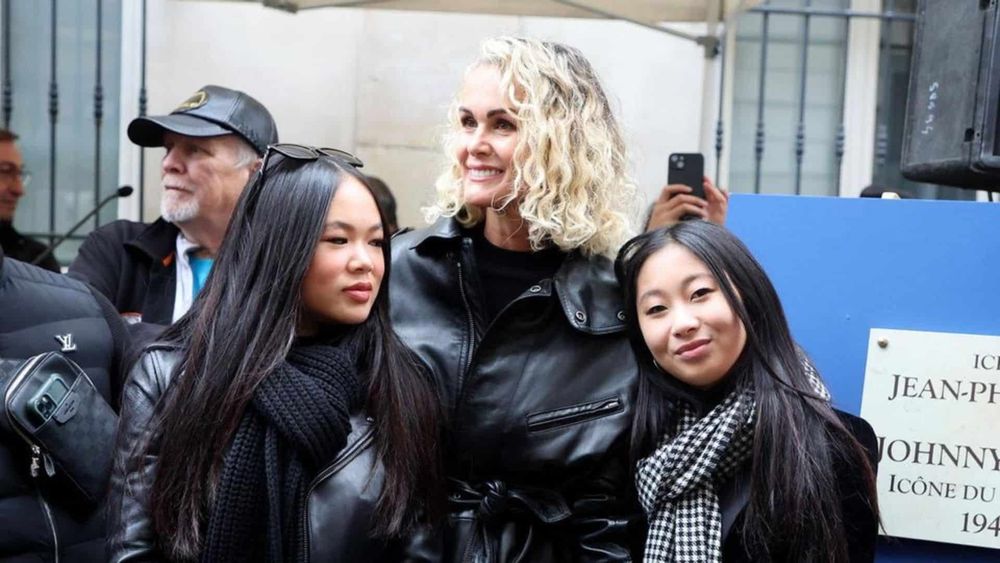 Cette photo dévoilée par Laeticia Hallyday après avoir perdu sa maison à Los Angeles en dit long sur son état d'esprit
