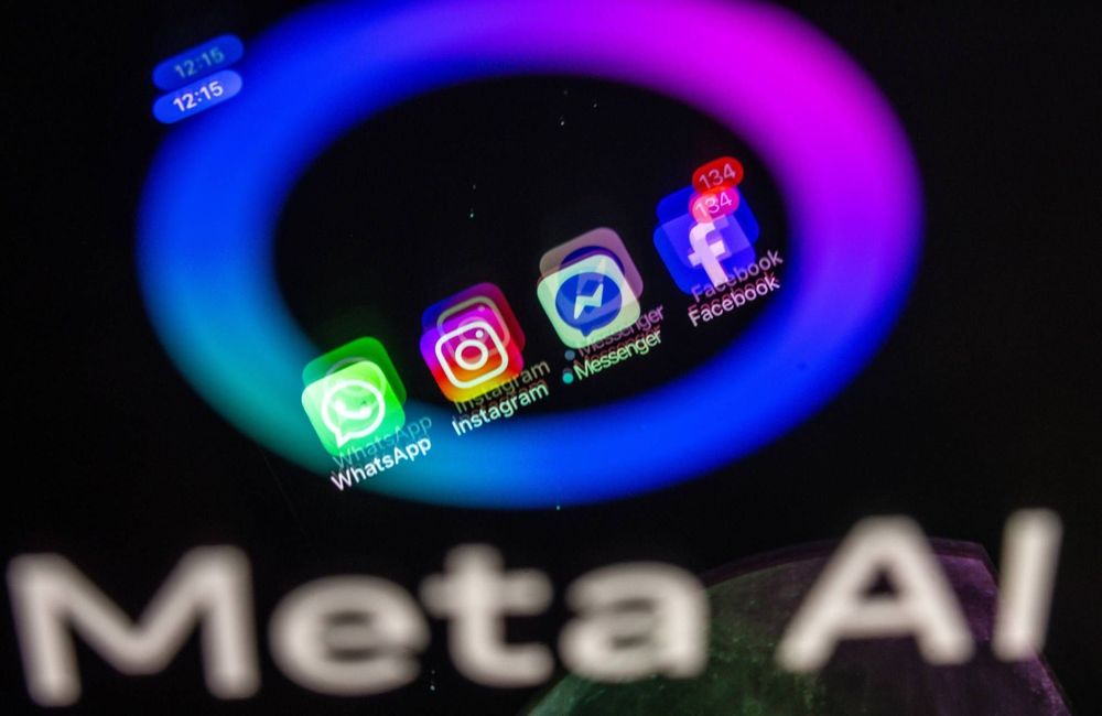 Racisme, conversations « sensuelles » avec des enfants… Inquiétantes révélations sur les chatbots de Facebook ou Instagram