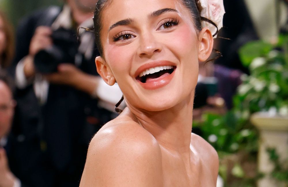 French manucure : cette version revisitée portée par Kylie Jenner à copier dès maintenant