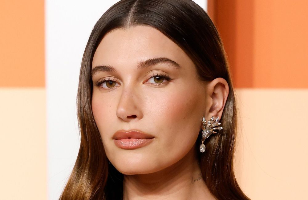 « Depuis que je suis maman, je veux une routine plus simple » : Hailey Bieber dévoile ses étapes beauté indispensables