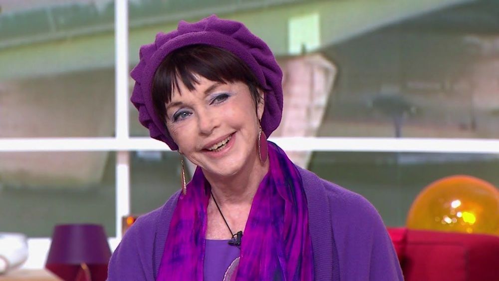 Anny Duperey clouée "pendant 15 jours à l'hôpital" après une opération de la colonne vertébrale