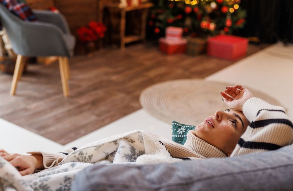 Vacances de Noël: pourquoi rentrer chez nos parents nous fait régresser ?