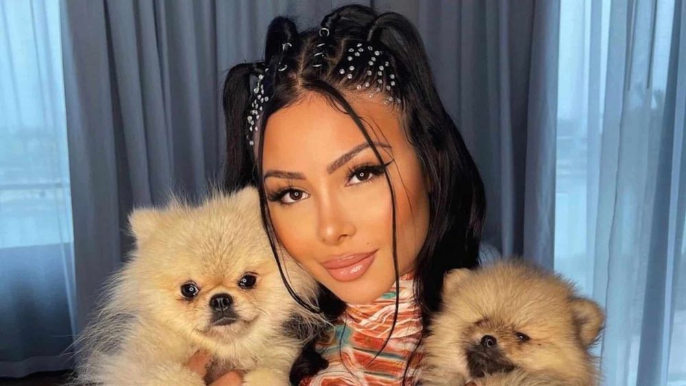 "Tu les terrorises" : Maeva Ghennam maltraitante avec ses chiens ? Cette vidéo fait polémique, regardez !