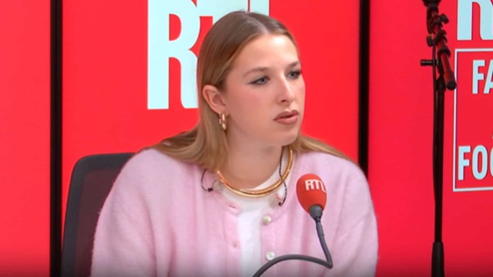 "J'espère qu'elle m'en veut pas" : Héléna remporte un nouveau prix pour son album, pourquoi la chanteuse s'inquiète-t-elle de la réaction de sa mère ?