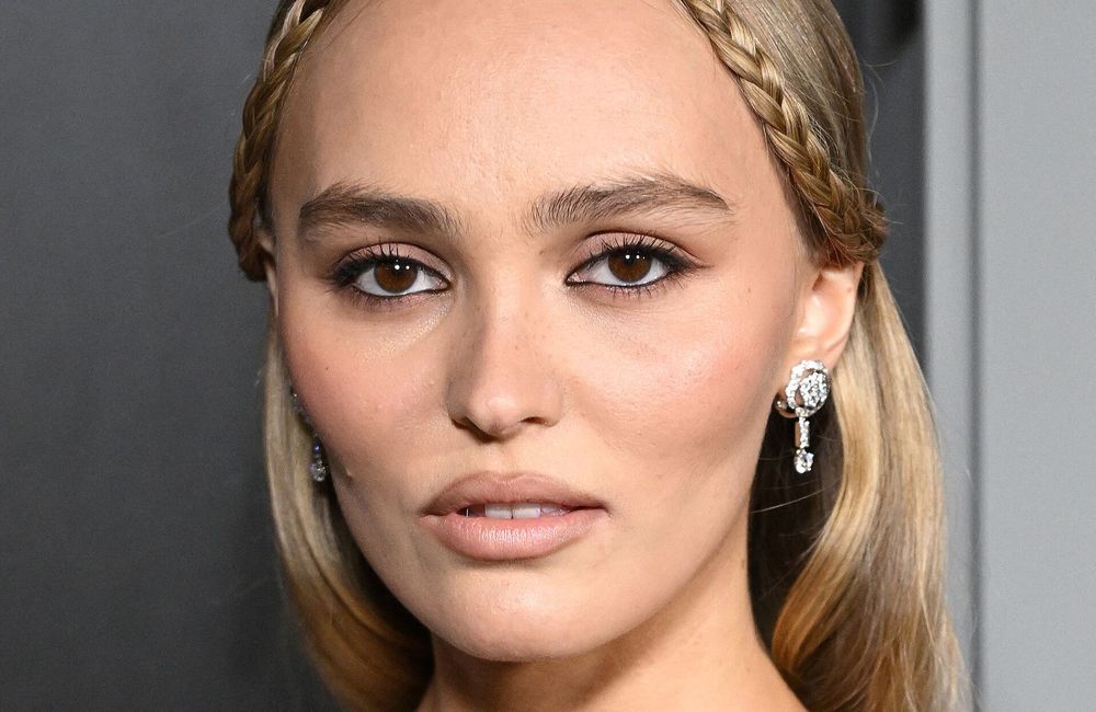 Voici le secret des lèvres pulpeuses de Lily-Rose Depp