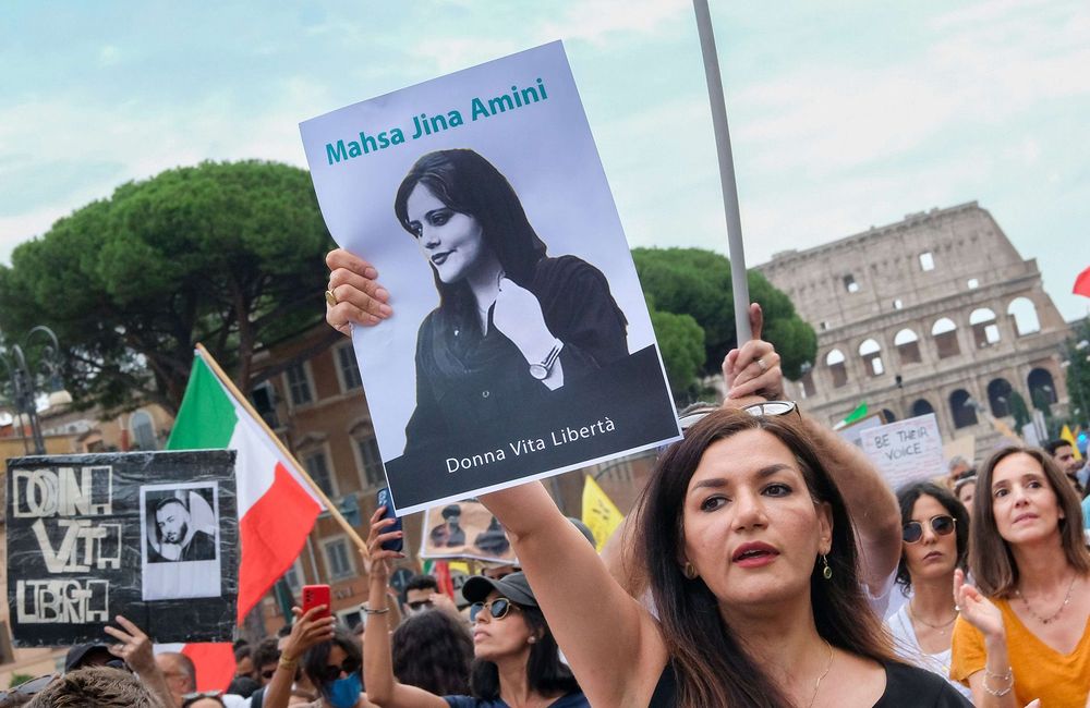 Iran : trois ans après la mort de Mahsa Amini, retour sur une révolte au féminin