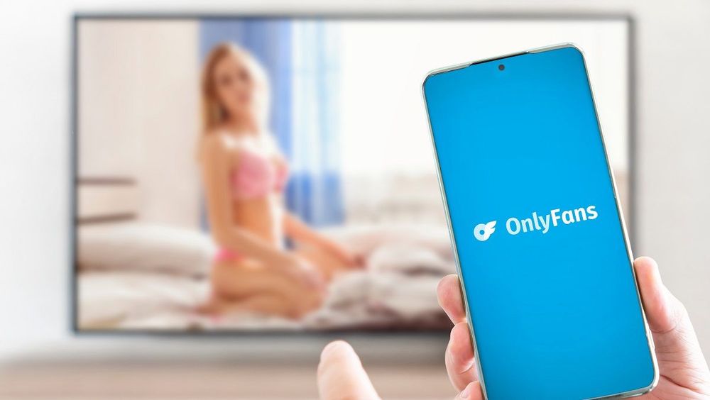 Mort de Leonid Radvinsky : Ces stars d'OnlyFans partagent une villa ULTRA luxueuse pour créer leur "contenu"