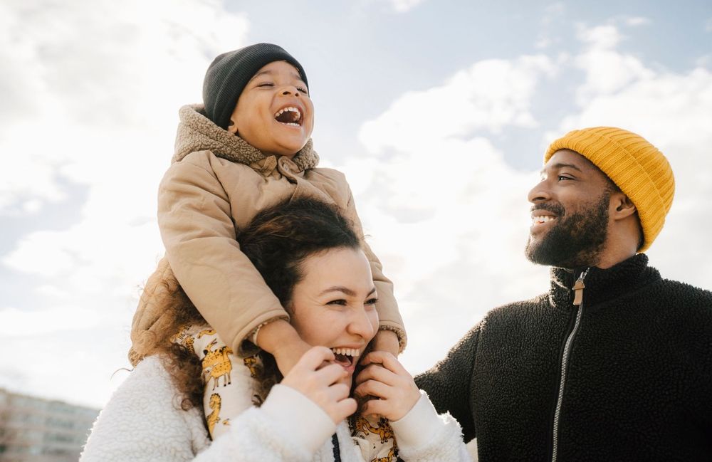 Journée des parents célibataires : 6 bonnes raisons de dater un papa ou une maman solo