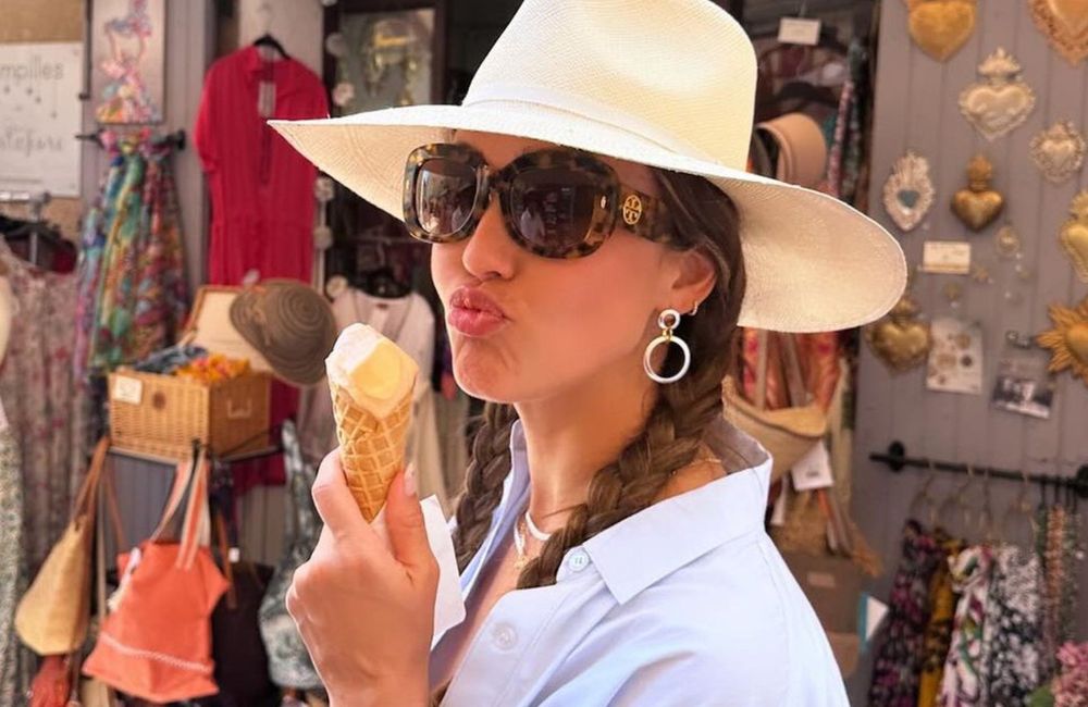 Jessica Alba : sa mise en beauté solaire est celle qu’il nous faut cet été
