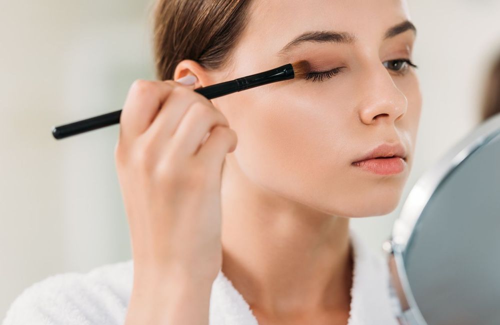 Cut crease : les conseils d’un pro pour réussir ce maquillage à la perfection