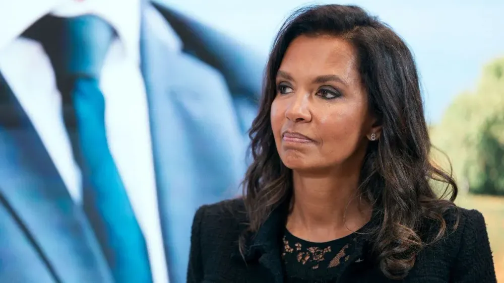 Karine Le Marchand prête à arrêter L’amour est dans le pré ? : “Je ne vais pas présenter avec…”