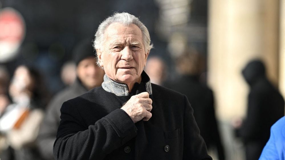 William Leymergie (78 ans) prêt à se lancer dans un grand projet avec sa compagne Sophie Davant ?