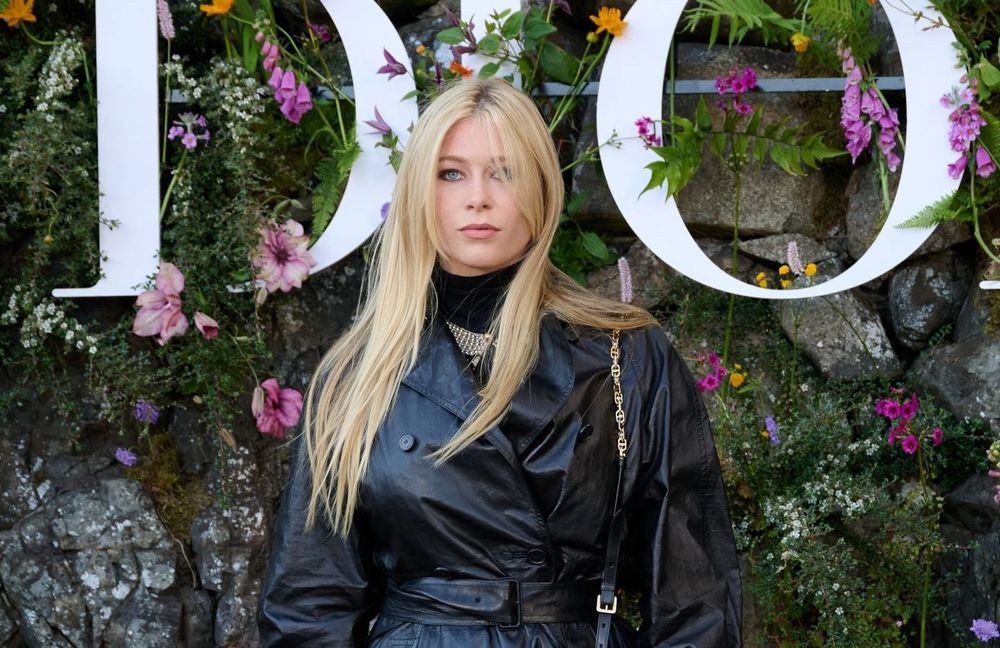 L’apparition très remarquée de Clementine Vaughn, fille de Claudia Schiffer, au défilé Dior