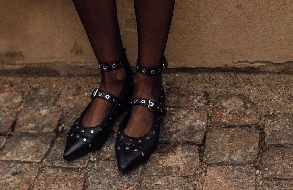 5 chaussures plates idéales pour briller sans talons pendant les fêtes