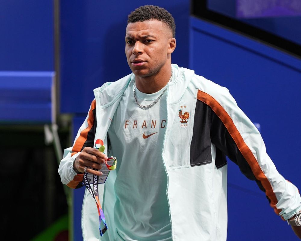 "Kylian Mbappé a laissé gagner l'Espagne pour Ester Expósito" : la défaite des Bleus au cœur de théories abracadabrantes