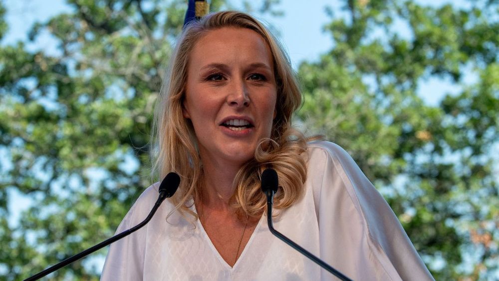 Jeune maman, Marion Maréchal (34 ans) prend une décision radicale : "Je plante mon mariage"