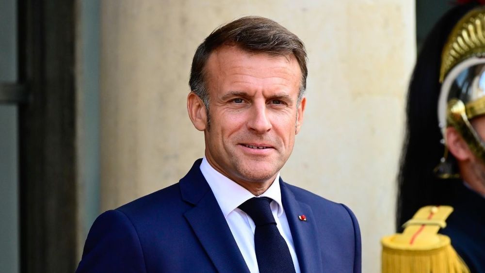 Emmanuel Macron : "Il est…" Manuel Valls s’attaque au "zizi" du président