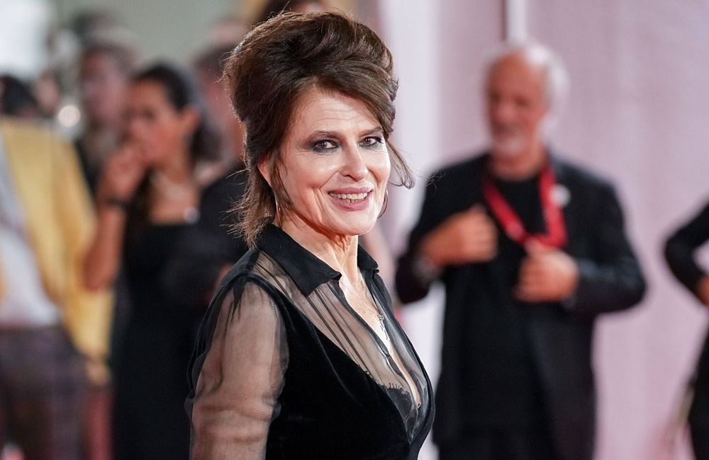« Je n’ai jamais voulu être une victime » : Fanny Ardant torpille le mouvement #MeToo en une de « Causeur »
