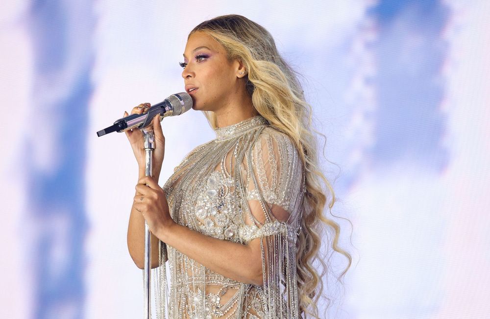 Après les polémiques, Beyoncé fait taire ses détracteurs en dévoilant ses vrais cheveux