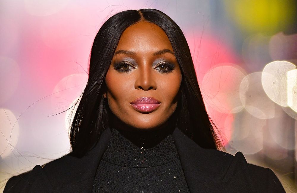 À New York, Naomi Campbell affiche la coupe courte la plus tendance du moment