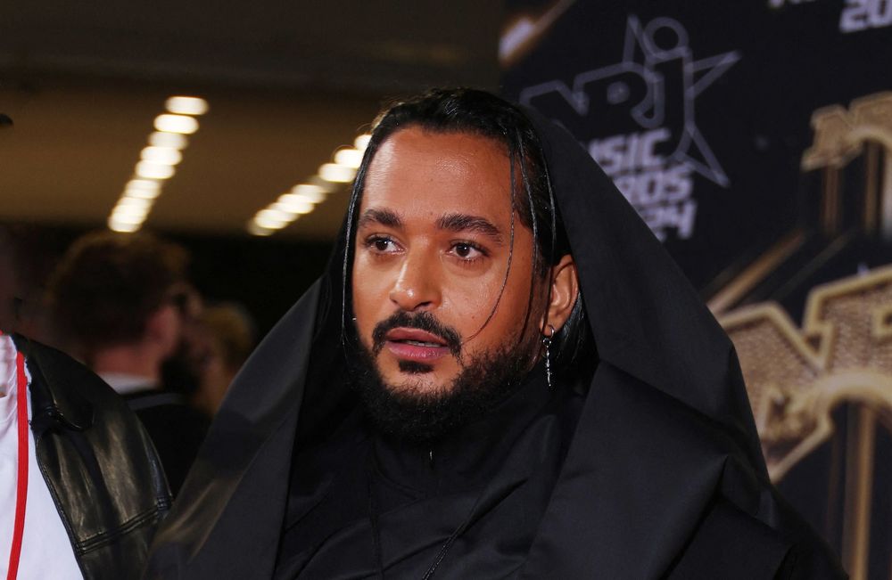 Slimane accusé de harcèlement sexuel : il fond en larmes aux NRJ Music Awards