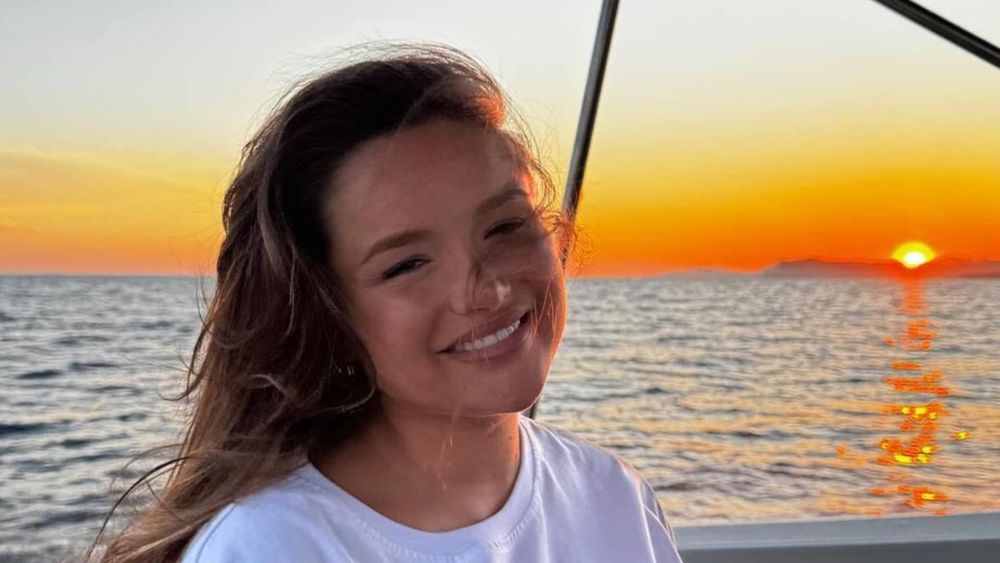 Victoria Méhault enceinte : elle dévoile pour la première fois le visage de son bébé, c’est le sosie de son papa, regardez !