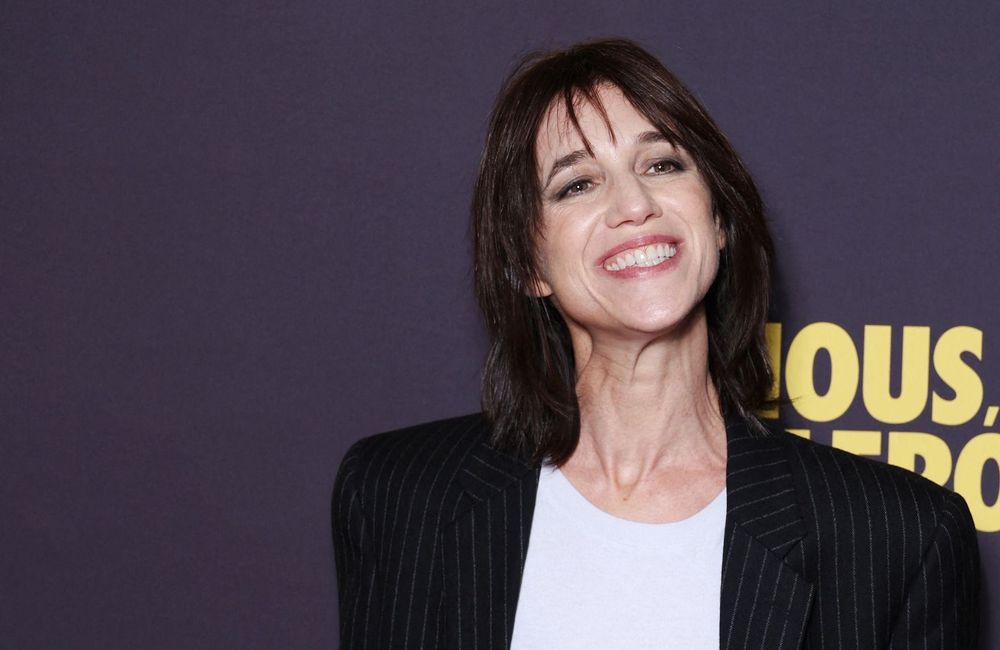Charlotte Gainsbourg publie une rare photo de sa fille cadette Jo, son sosie