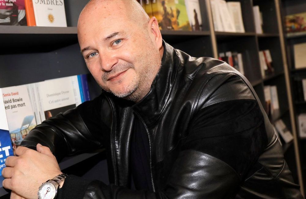 Sébastien Cauet, mis en examen pour viols, autorisé à reprendre l’antenne
