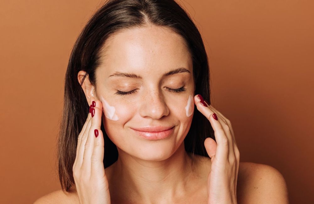 Crème effet glaçon : est-ce vraiment efficace pendant une canicule ?