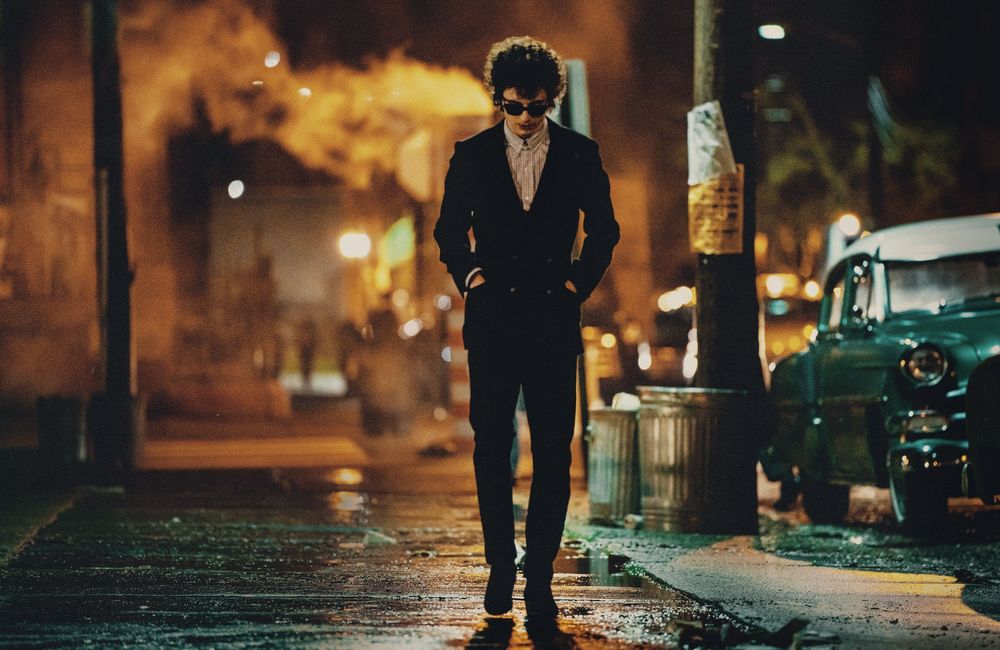Timothée Chalamet en Bob Dylan plus vrai que nature dans la première bande-annonce du biopic
