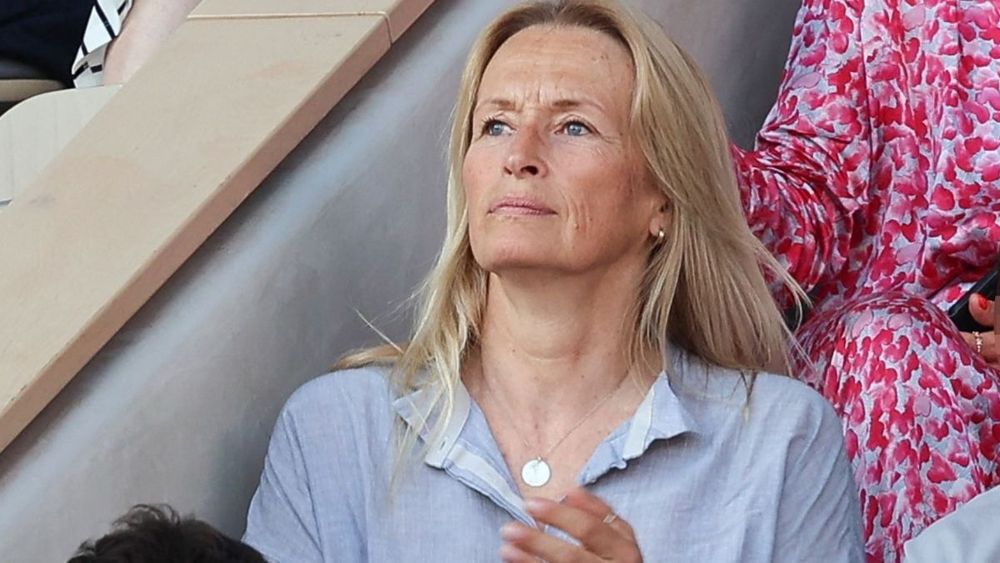 Estelle Lefébure revient sur le drame vécu alors qu’elle épousait David Hallyday : “Quasi inconscient à l’hôpital…”