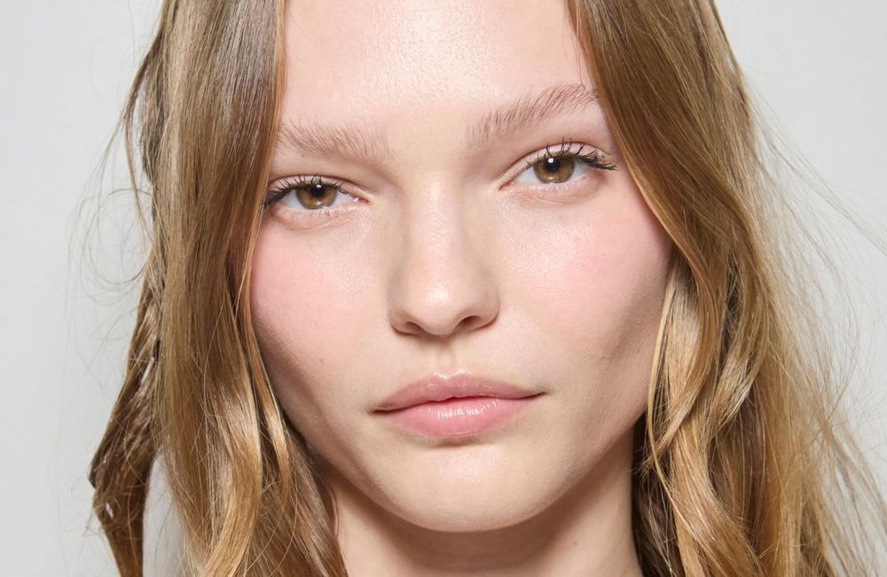 Les conseils d’un pro du maquillage pour appliquer parfaitement son fond de teint
