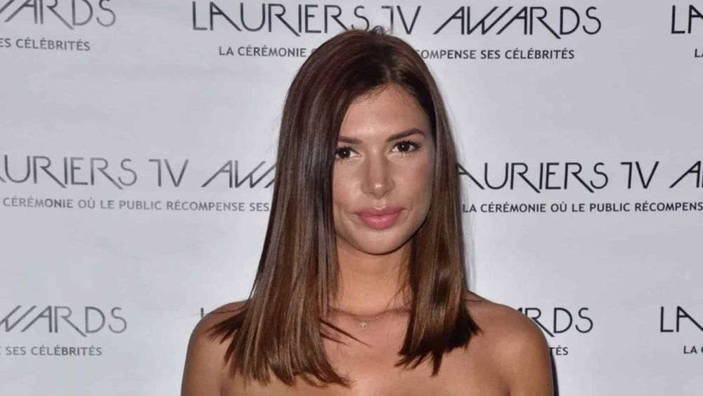 Maeva Martinez : ses contenus privés sur Mym fuitent, elle apparaît en pleurs au volant de sa voiture !