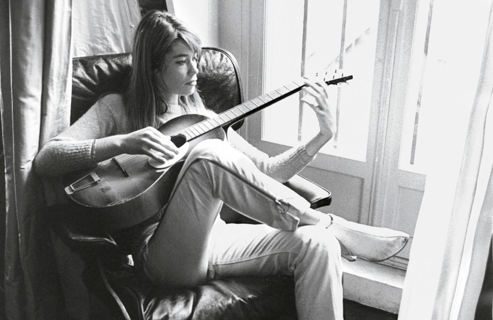 Quand Françoise Hardy nous ouvrait son album photo personnel