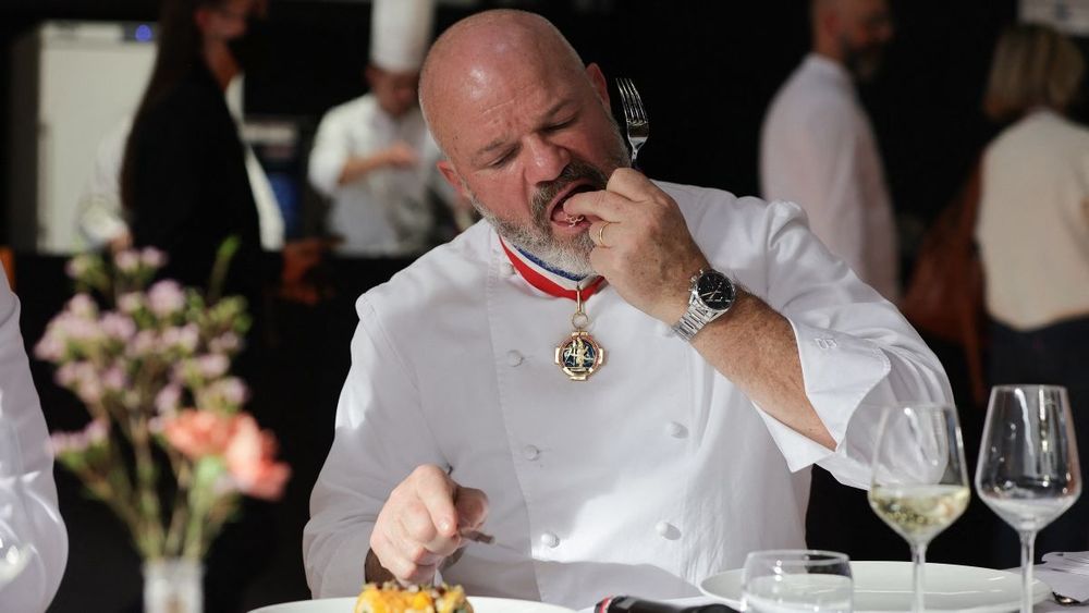 "Forcément, ça change" : Philippe Etchebest révèle l'impact de sa gloire sur sa femme et son fils