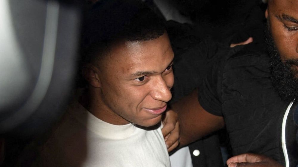 Kylian Mbappé visé avant France-Paraguay : "Je ne vais pas lui dérouler le tapis rouge"