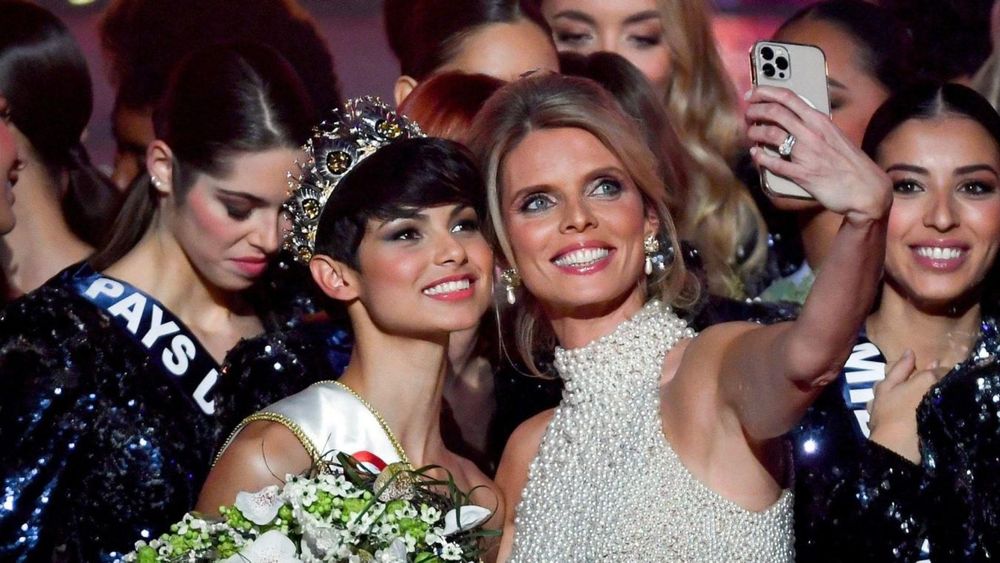 Eve Gilles : Miss Univers, déménagement, études… Que va-t-elle faire après avoir rendu son écharpe de Miss France ?
