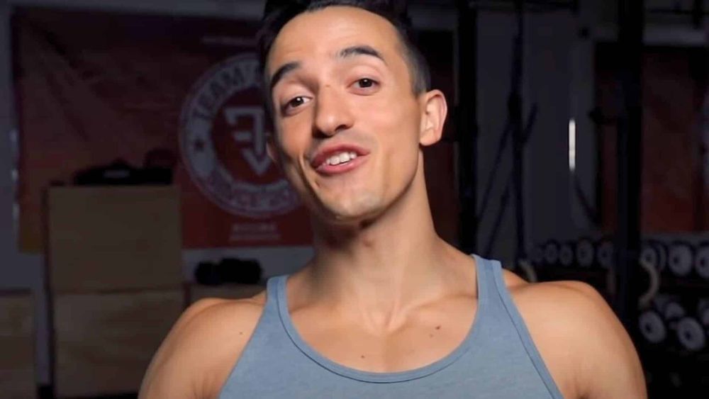"Quand tu te fais taper…" : Tibo InShape justifie ses récents propos polémiques sur les musulmans !