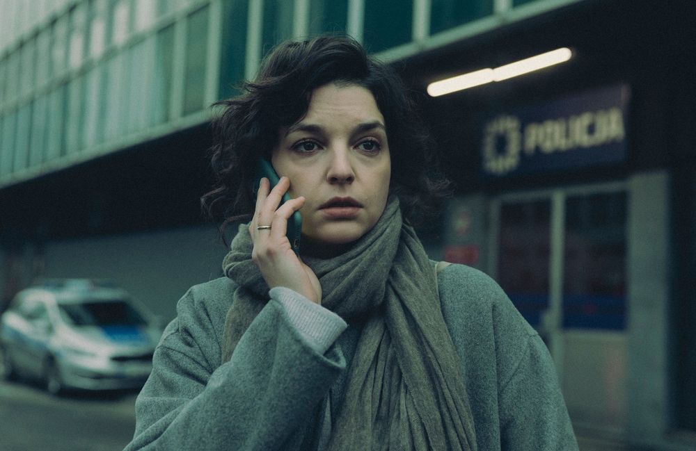 « Juste un regard » : le roman derrière la série qui cartonne sur Netflix