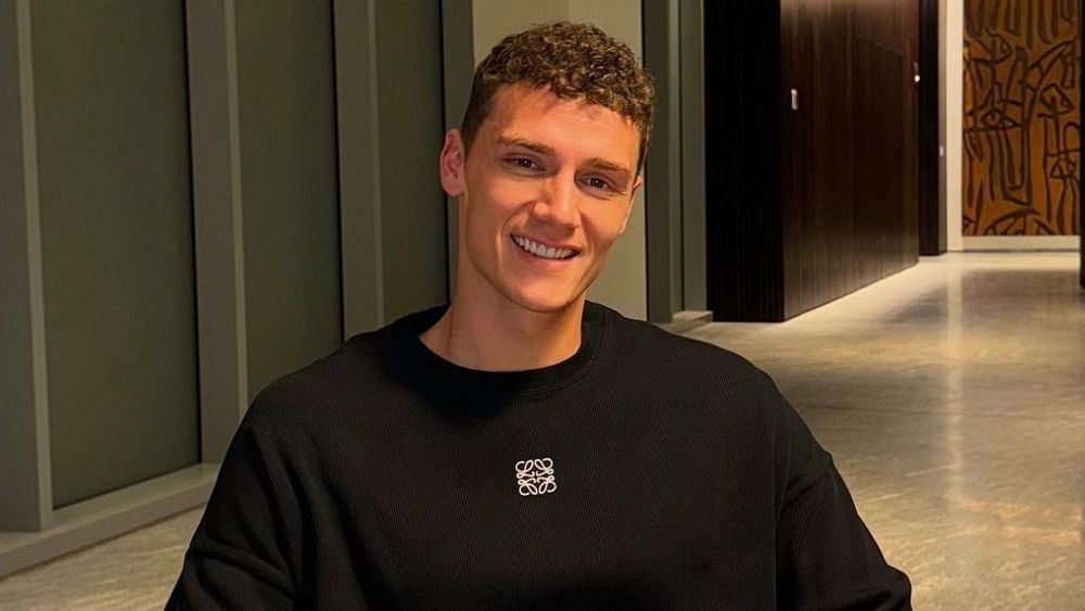 Benjamin Pavard (28 ans) se déshabille en pleine rue à Paris : "Il a envie de…