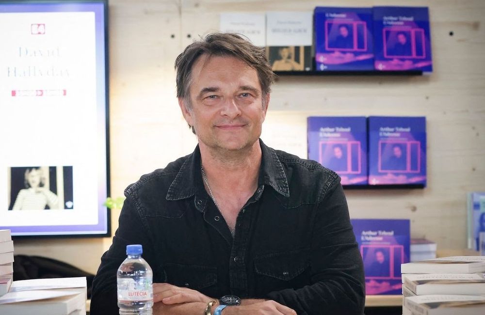 David Hallyday : à 21 ans, son fils Cameron fait ses débuts en tant que mannequin