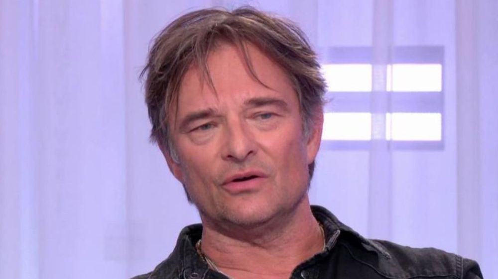 En brouille avec elles, David Hallyday tend la main à Jade et Joy : "Mes sœurs, il faut que...