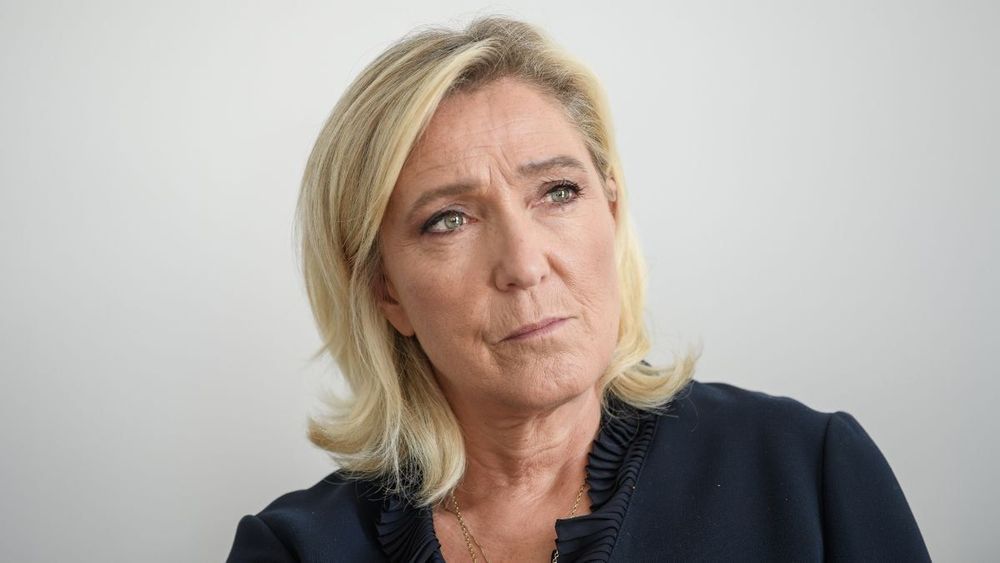 La Fouine (43 ans) surprend et dédie une chanson à Marine Le Pen : "Elle a pris du..."