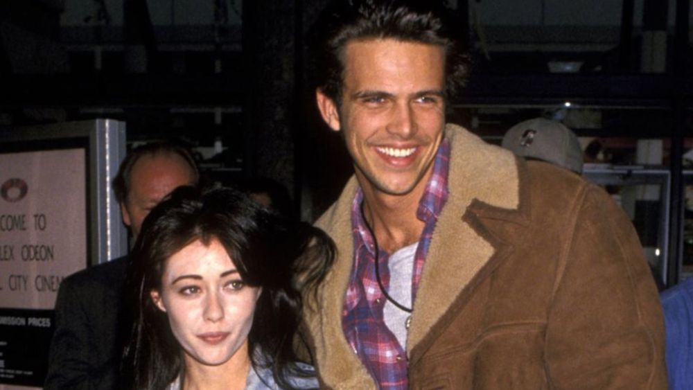 Shannen Doherty : un an après sa mort, son ex-mari Ashley Hamilton hospitalisé en urgence après une overdose, tous les détails !