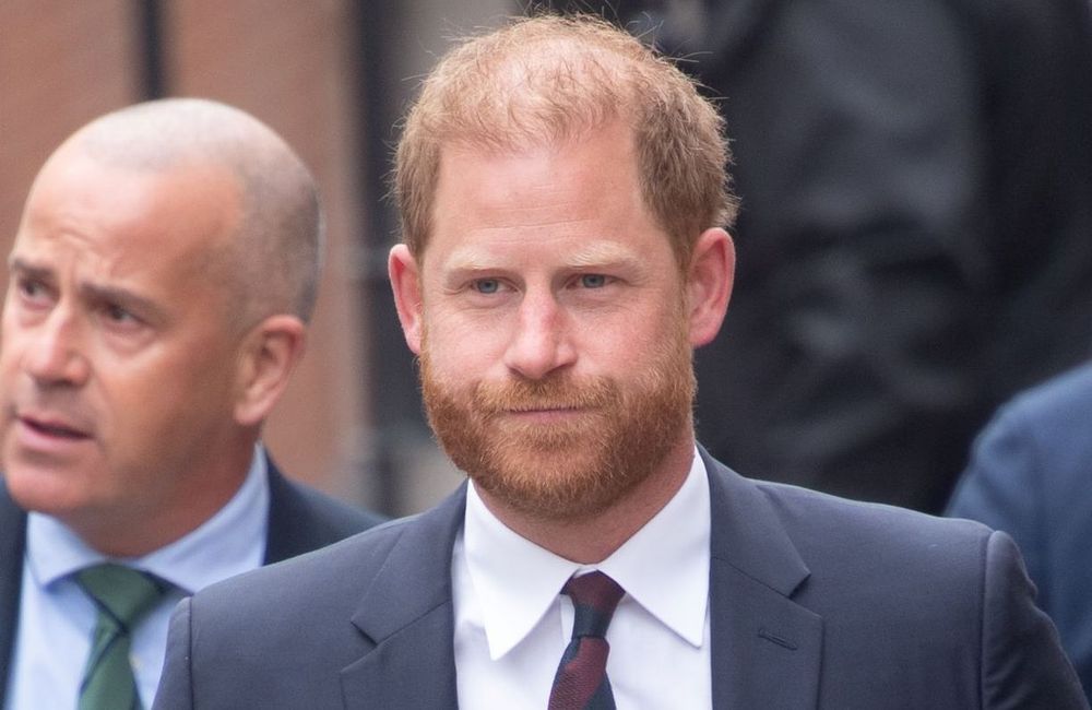 Le prince Harry souhaite une « réconciliation » avec la famille royale même si son père ne lui « parle plus »