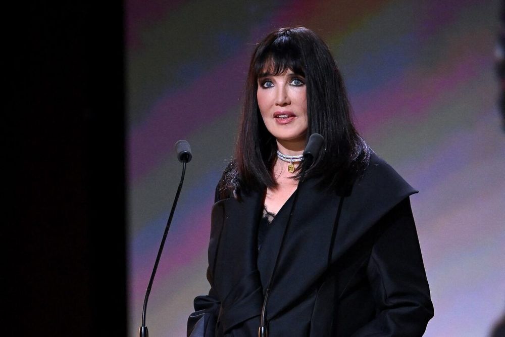Isabelle Adjani (71 ans) provocante en bikini : l'apparition envoûtante qui attire tous les regards
