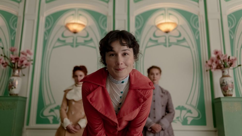 « De parfaites demoiselles » : la série Netflix qui va plaire à tous les fans de Bridgerton