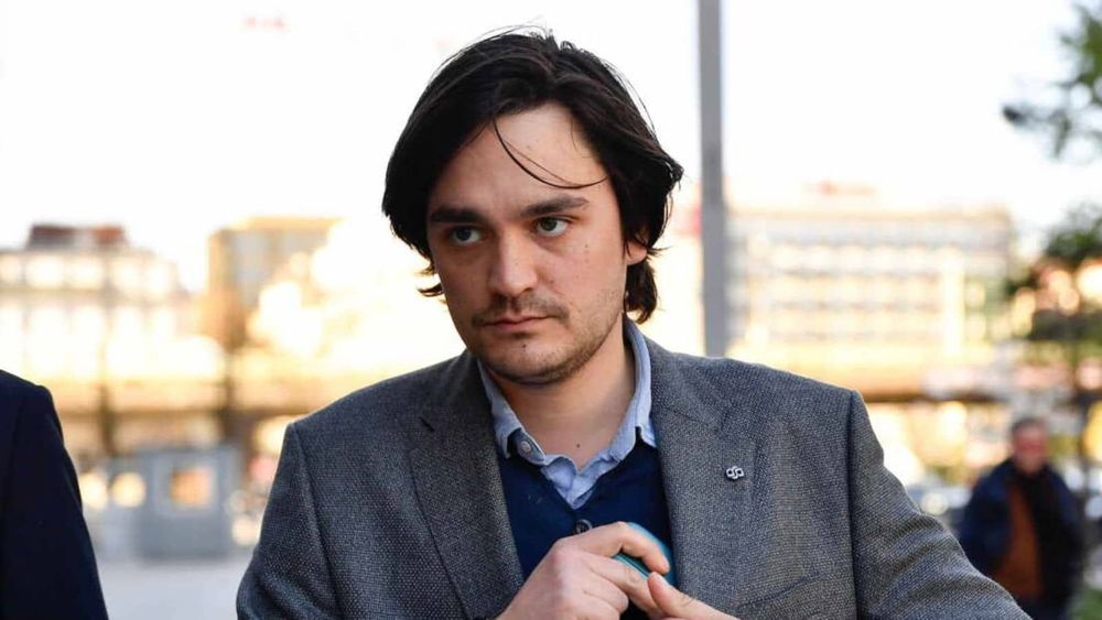 Procès des fils Delon : Alain-Fabien rappelé à l’ordre en plein tribunal pour une attitude déplacée